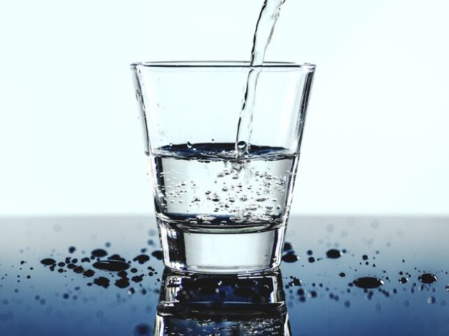 вживання води разом з алкоголем